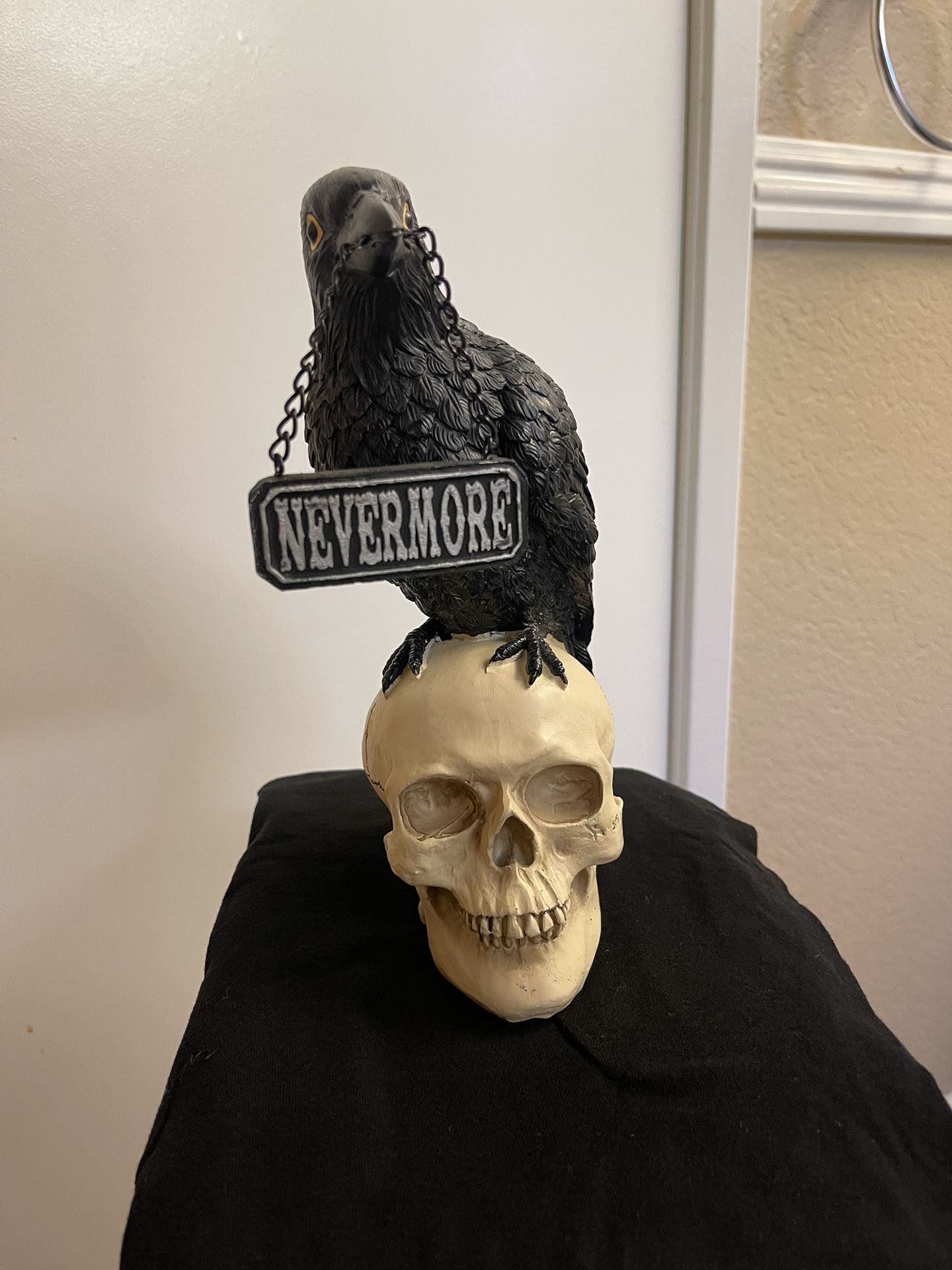 Ashland Michael’s 2023 The Raven Statue Edgar Allan Poe Witch’s Lair Line