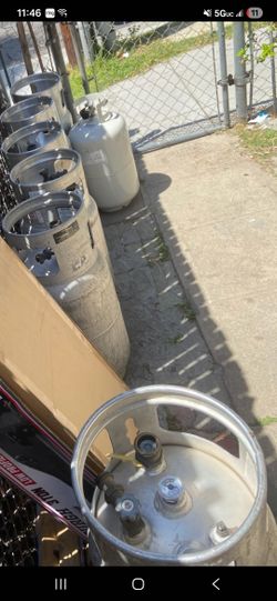 Forklift Propane Tanks