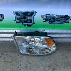 2013-2018 Dodge Ram 1500 Headlight Oem 