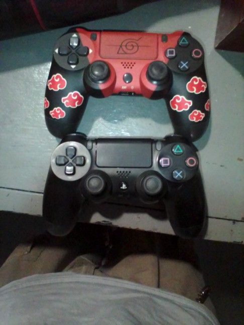 Playstation 4 Dual Shock Wireless Controllers
