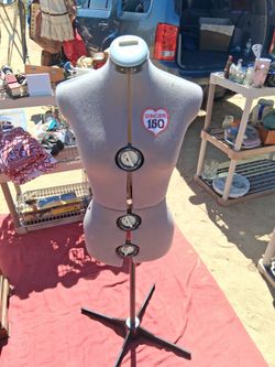 Singer 150 Adjustable Dress Form on Stand