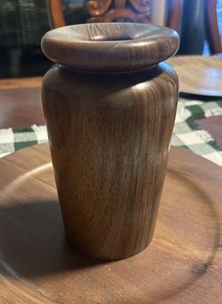 Dark wood https://offerup.com/redirect/?o=dmFzZS5yZWFk description