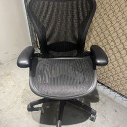 Herman Miller Aeron Chair Size B