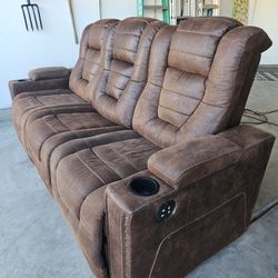 Ashleys Powered Double Reclining Sofa 
