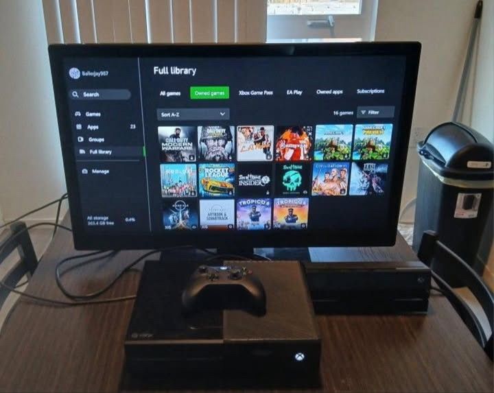 Xbox One With 3 Controllers, Headset, Rechargeable Batteries & Games (delivery Available!!)