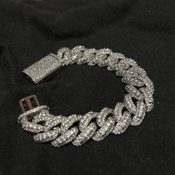 Puff Cuban link bracelet Mossanite width 22’ length 8’