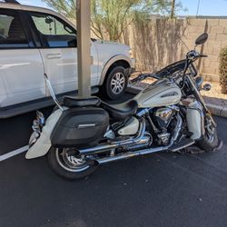 MUST SELL 2012 Yamaha 
Road star 1700 cc 