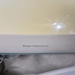 Cricut Explore Air Bundle w/ Supplies!