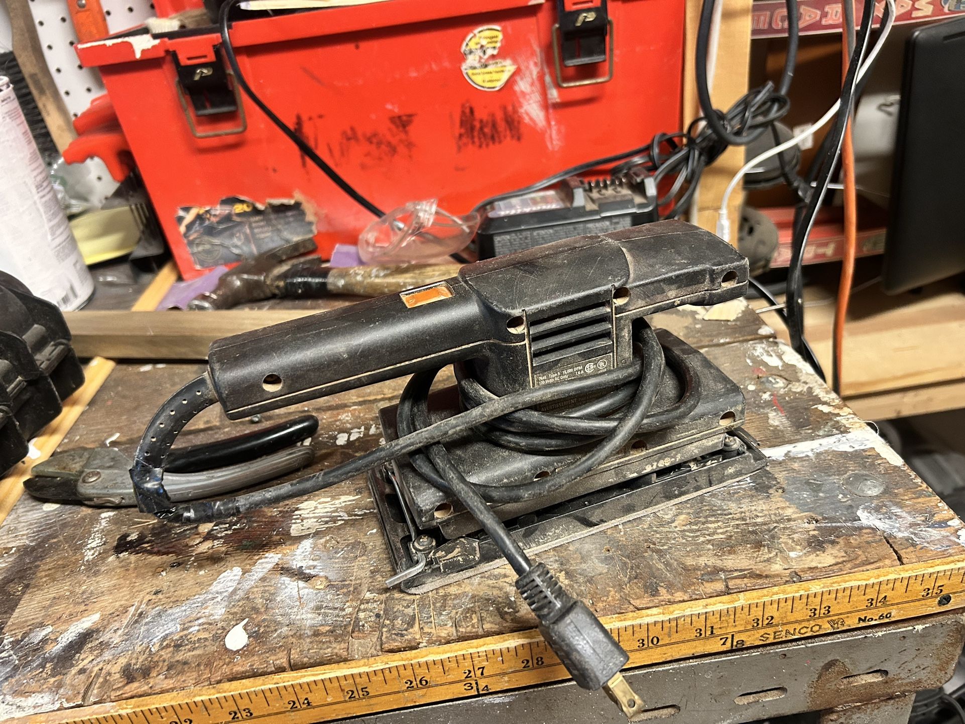 Black N Decker Sander