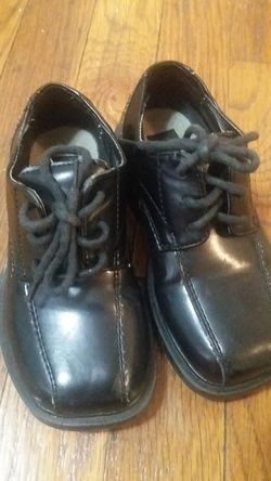 Boys dress shoes size 8.5