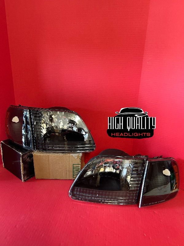 Ford F150. 1997 2003 Headlight.
