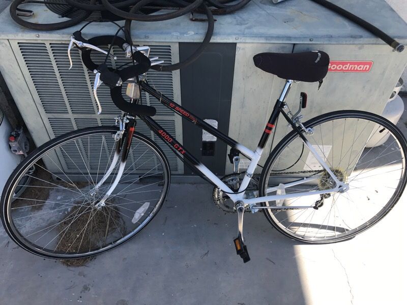 Vintage 12 speed 4000 gtx bike