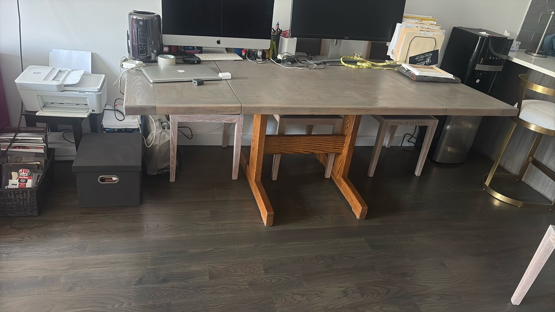 Extendable Dining table