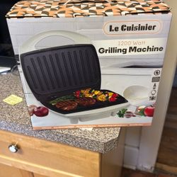 Tabletop Clamshell Grill 