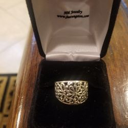 Gorgeous. 925 Sterling Silver Ring