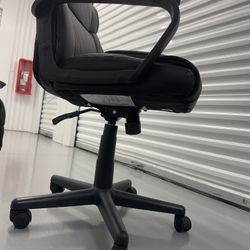 Office Chairs With Arms. , I Have  2 New In Box   Available. 