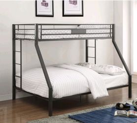 Trundle bed with mattress
