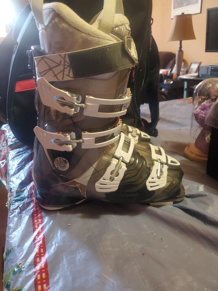 NEW TRANSPACK TRV PRO SKIBOOT BAG, ATOMIC HAWX PRO T2, MEDIUM FIT SIZE 25-25 5 SKIBOOTS INCLUDED. THE BAG IS HUGE!!!!!