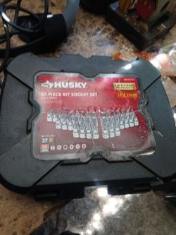 37 Husky socket set