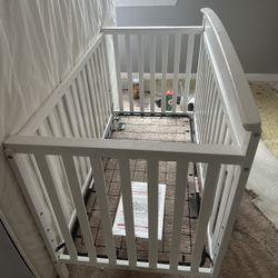 Baby crib