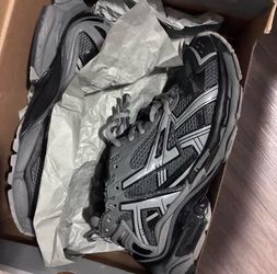 Balenciaga runners size 43