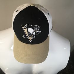 Pittsburgh Penguins NHL Reebok Couvre-Chefs "Face Off" adjustable hat cap Pre-owned, please see photos for details