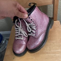 Dr. Martens Kids Size 9 Boots (pink)