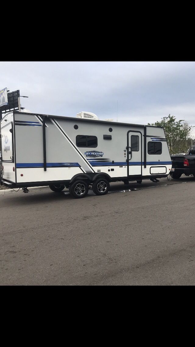 2019 jay feather ( used 2 times) need to sell ASAP can not make payments