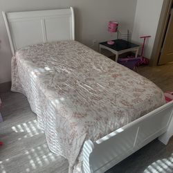 Twin Size Sleigh Bed + Matress
