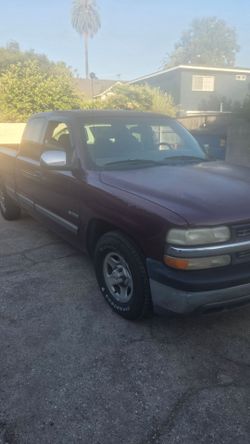 Selling 2000 Chevrolet Silverado 1500