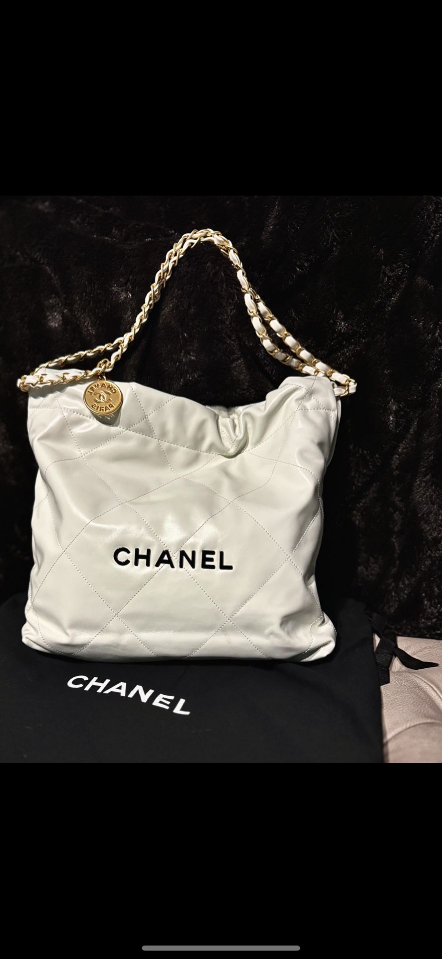 Chanel 22 Tote Bag 