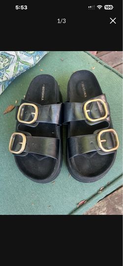 Sandals size 7