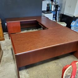 Executive U-shape Office Desk $499 (Good Condition)