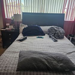 Queen bedroom set