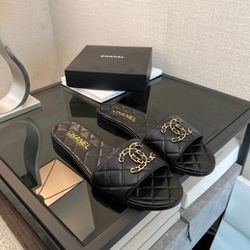 Luxury CC Desiner Sandals ✨️ Size 8 And 11 Left‼️