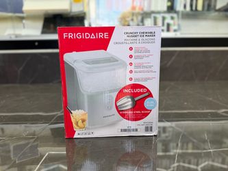 Frigidaire Crunchy Chewable Ice Maker 33LBS ((Take It Home In Payments/ llévatelo a casa en pagos) only $10 down