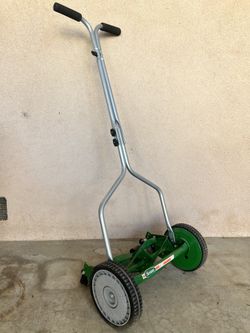 Scott’s Turf 14” push lawnmower 