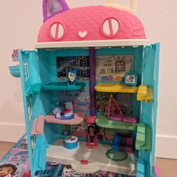 Doll House 