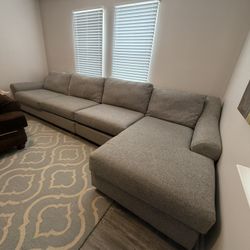 Light Gray Havertys Sectional Sofa with Chaise