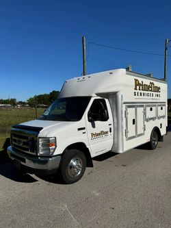 2017 Ford E-350 CutAway