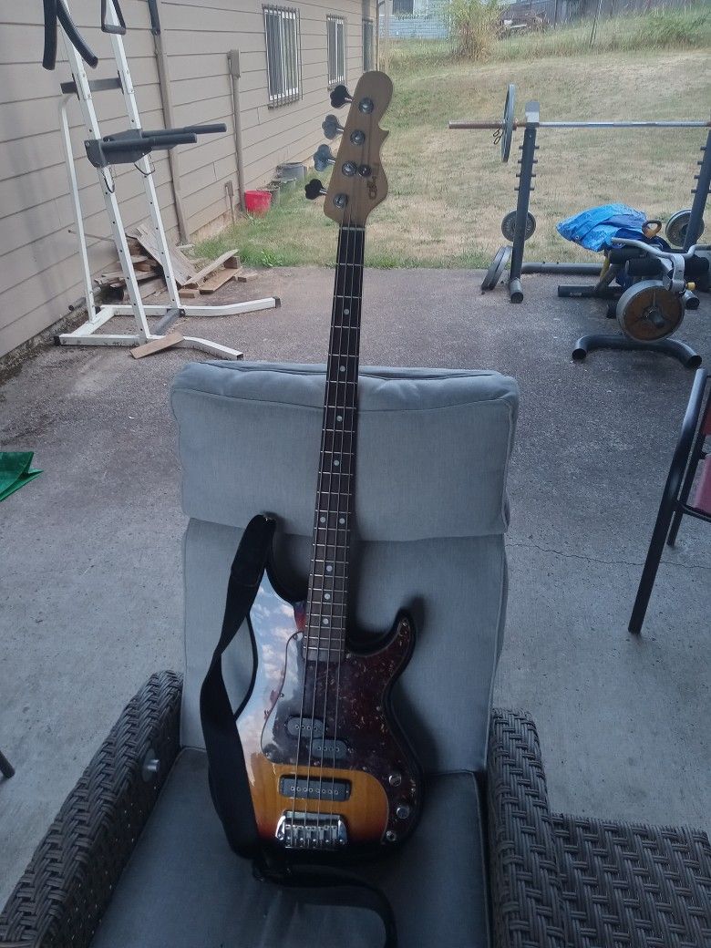 G&L Bass With Soft Shell Gig Bag