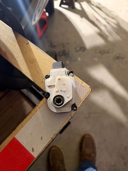 Nissan Altima Active Grille Shutter Actuator Motor – Excellent Condition