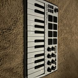 Akai MPK Mini
