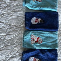Set Of 4 Blue Embroidered Fingertip Towels - Table Napkins