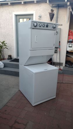 Stackable washer gas dryer