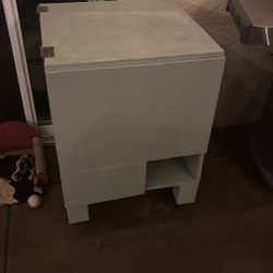 Free Outdoor Cat House 