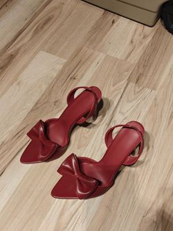 Women's shoes size 9