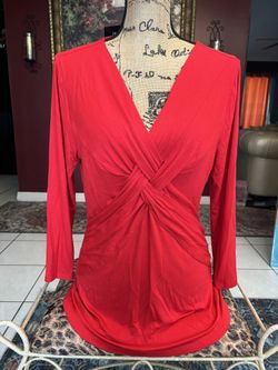 Beautiful Red Shirt Size Lg. ❤️❤️