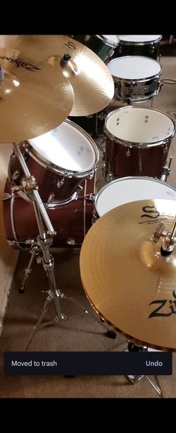 DW Performance 5 piece Cherry Stain Drum Set..