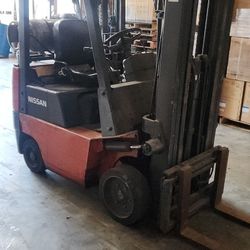  Nissan forklifts $1800